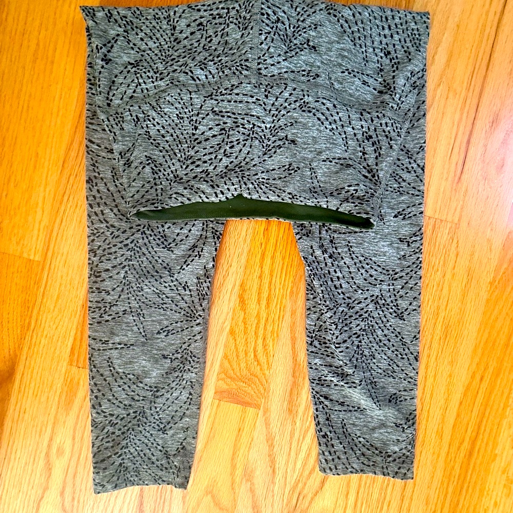Beyond Yoga Gray Leggings Comfortable Stylish